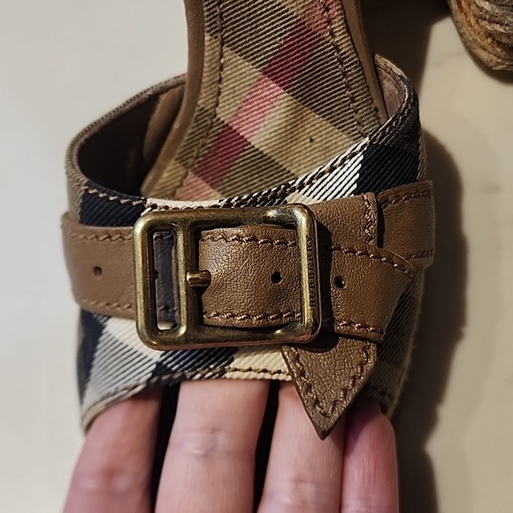 Authentic Burberry wedge sandals size 40 - Picture 4 of 7